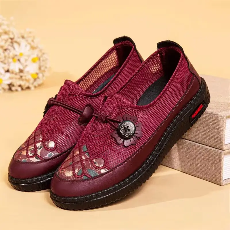 Spring and Summer New Women's Shoes Hollow Mesh Shoes Old Beijing Cloth Shoes Breathable Middle-aged and Elderly Mother Shoes Slip-on Non-slip Soft Sole - Image 4