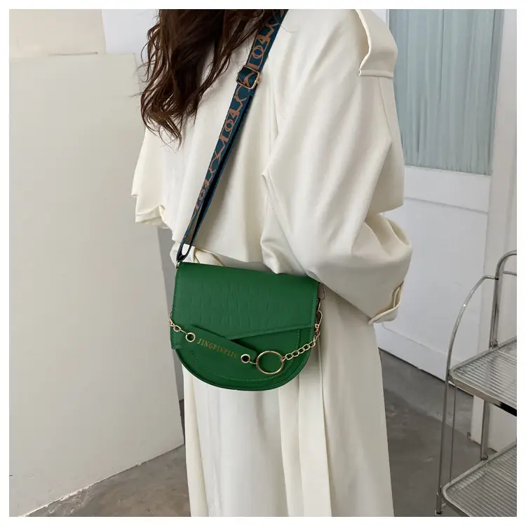 Green Chain Strap Saddle Bag for Women — feature 15