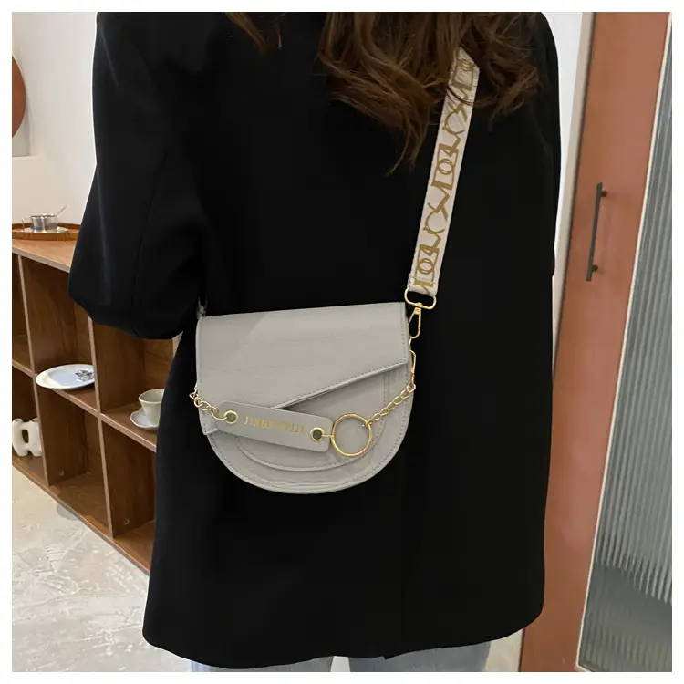 Green Chain Strap Saddle Bag for Women — feature 20