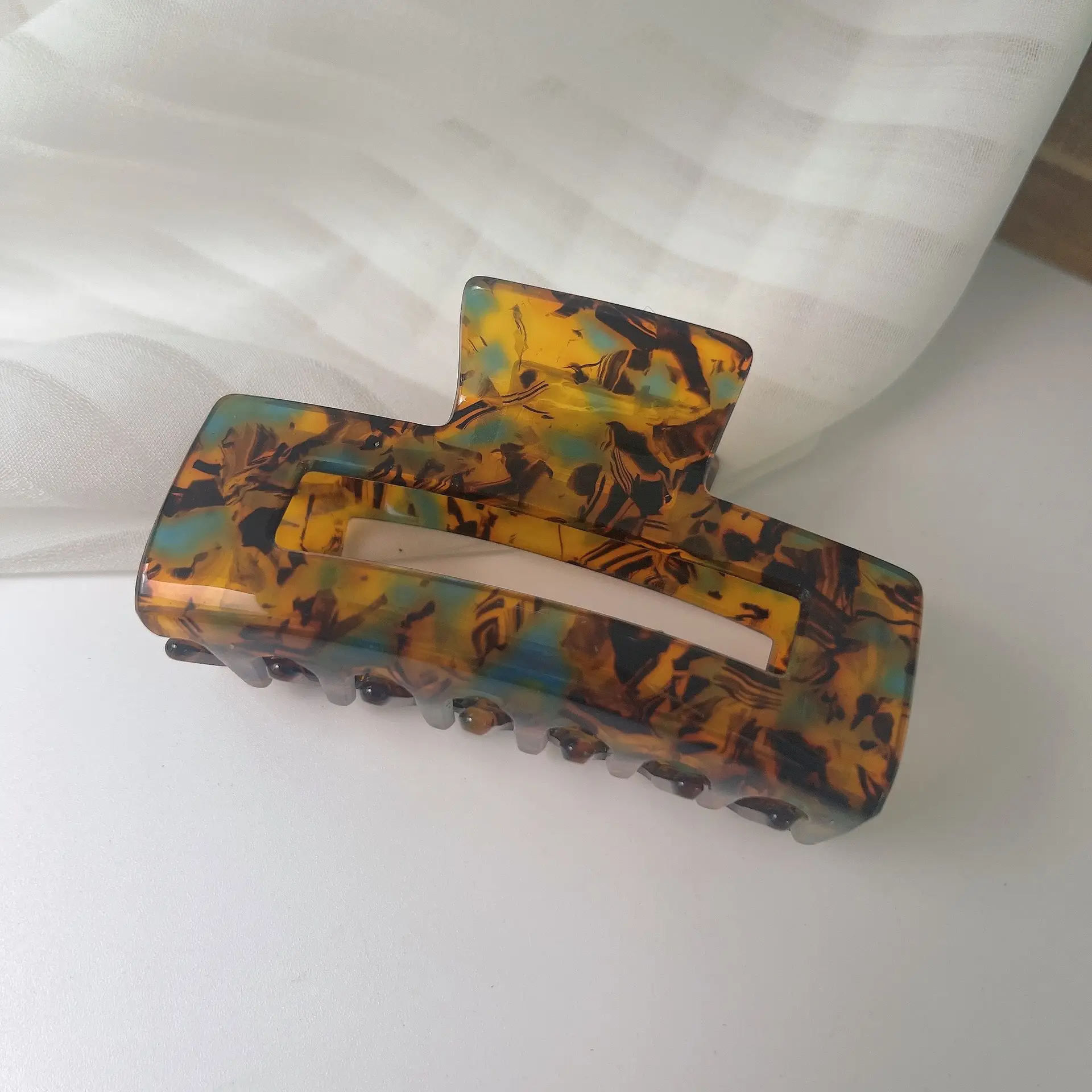 Vintage Amber Shark Hairpin Clip with French Design - Image 3
