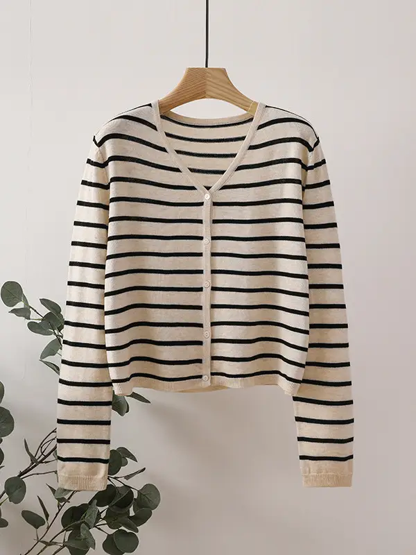 2024 Knitted Striped V-Neck Shirt Black White - Image 6