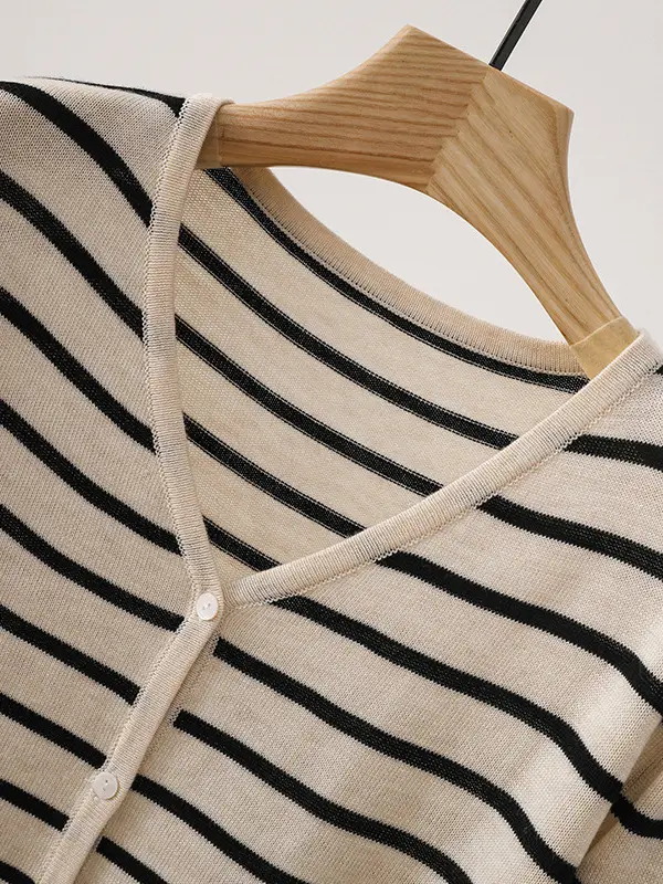 2024 Knitted Striped V-Neck Shirt Black White - Image 7