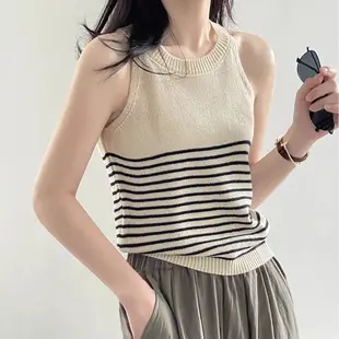 2024 Knitted Striped V-Neck Shirt Black White — feature 11