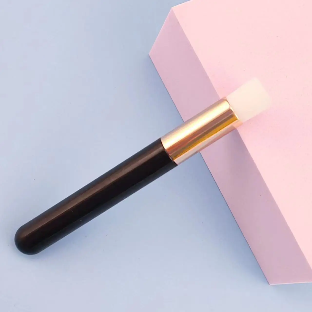 Micron Soft Hair Lip Brush with Green Leaf Print — feature 9