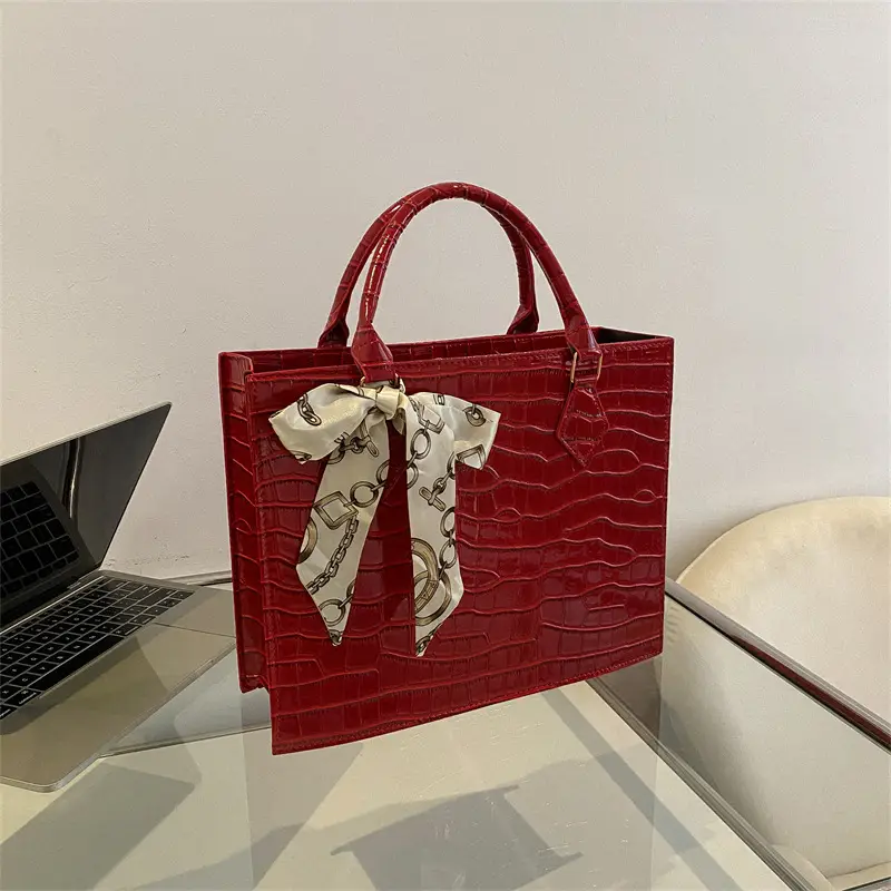 Women's Green Woven Square Bag with Stone Pattern - Image 6