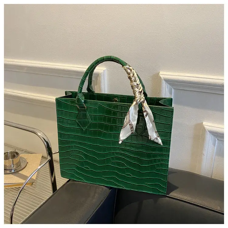 Women's Green Woven Square Bag with Stone Pattern - Image 3