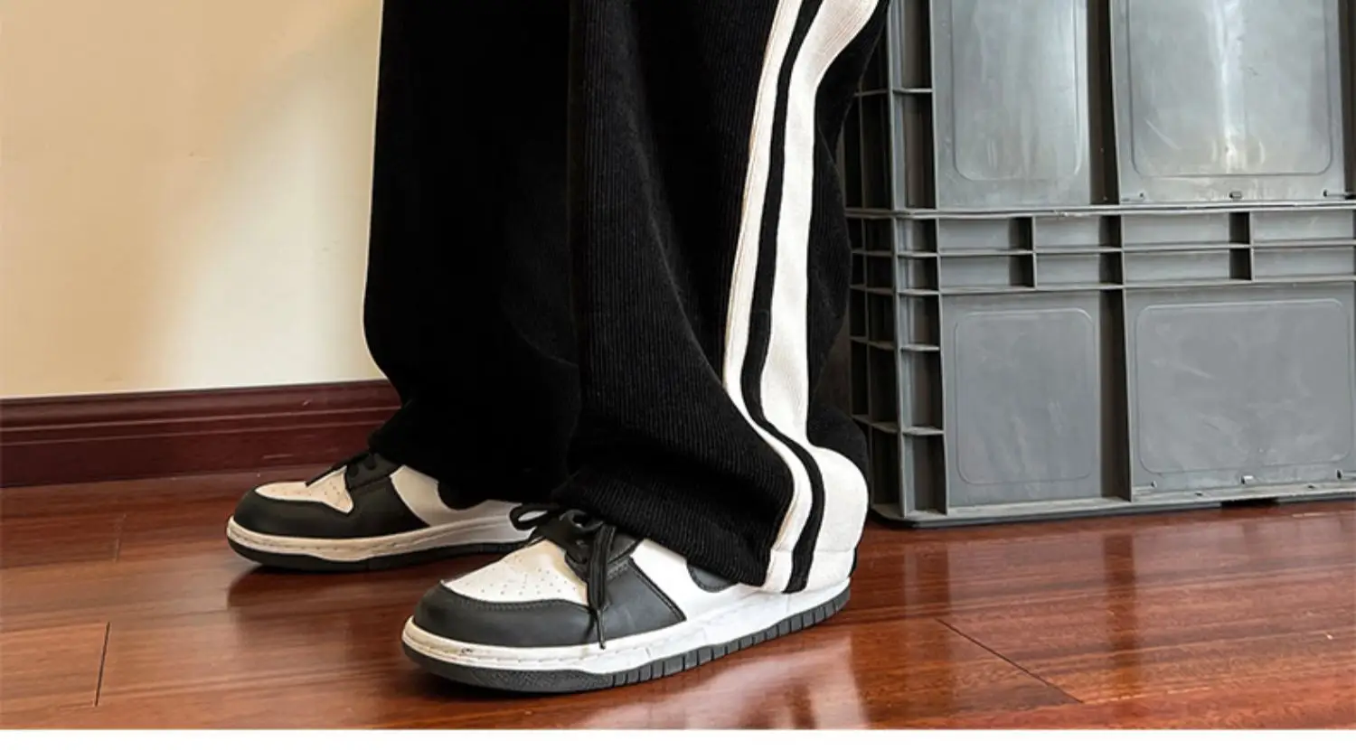 Men's Corduroy Waffle Pants Black White 2022 — feature 9