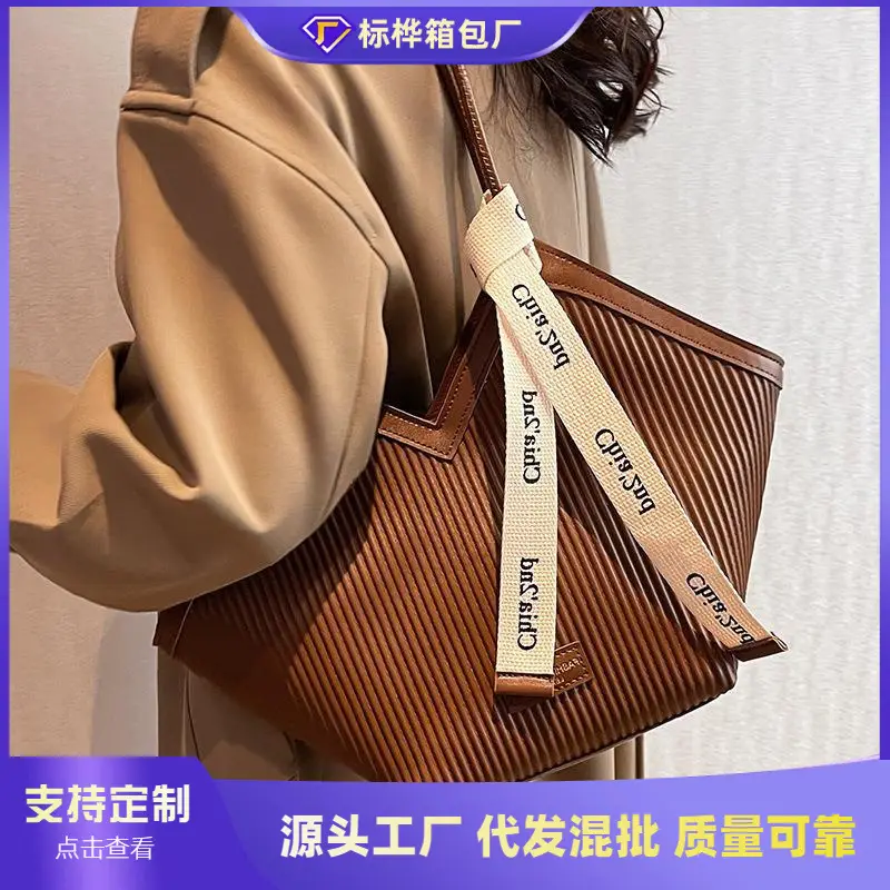 Korean Style Brown Canvas Shoulder Bag for Women - Image 4