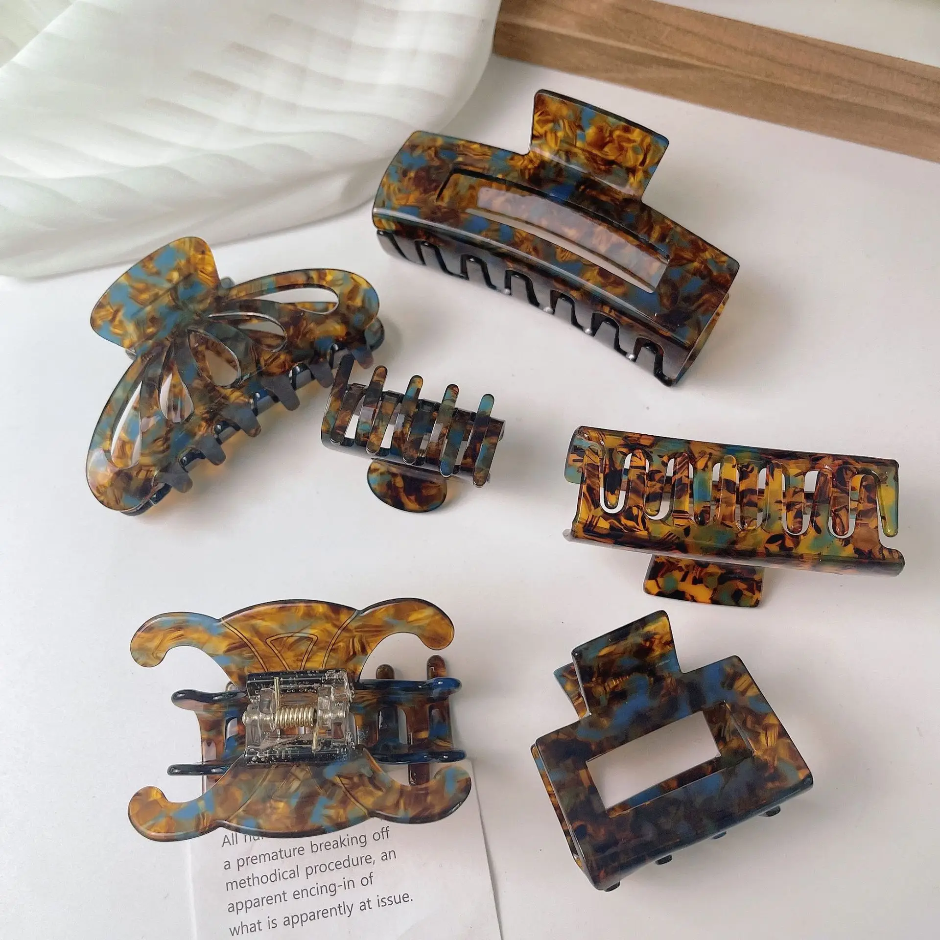 French Retro Acetic Acid Hairpin Clips Amber Blue Large Hollow Grab Clip - Image 4