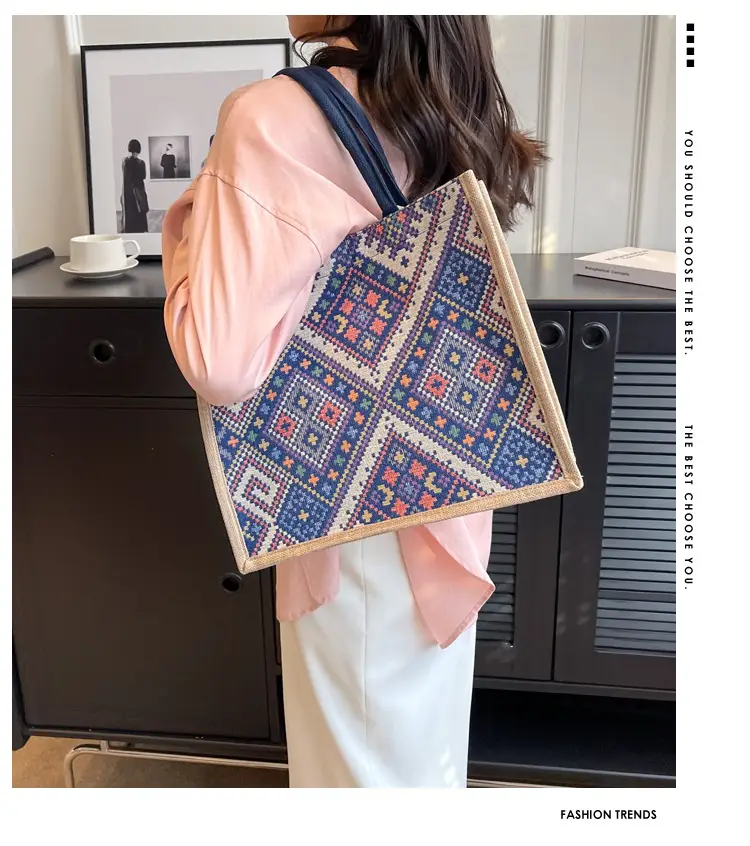 Ethnic Pattern Large Capacity Women's Tote Bag — feature 1