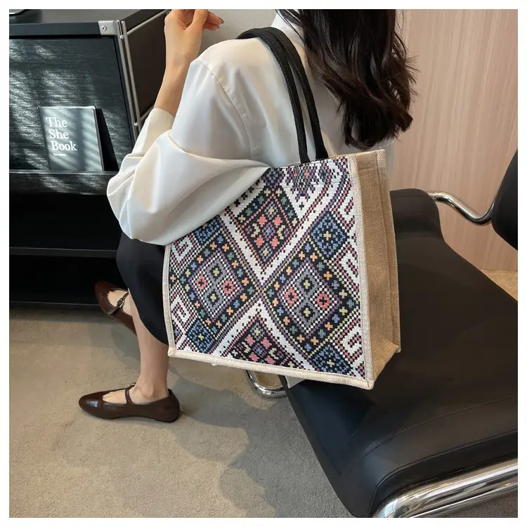 Ethnic Pattern Large Capacity Women's Tote Bag — feature 10