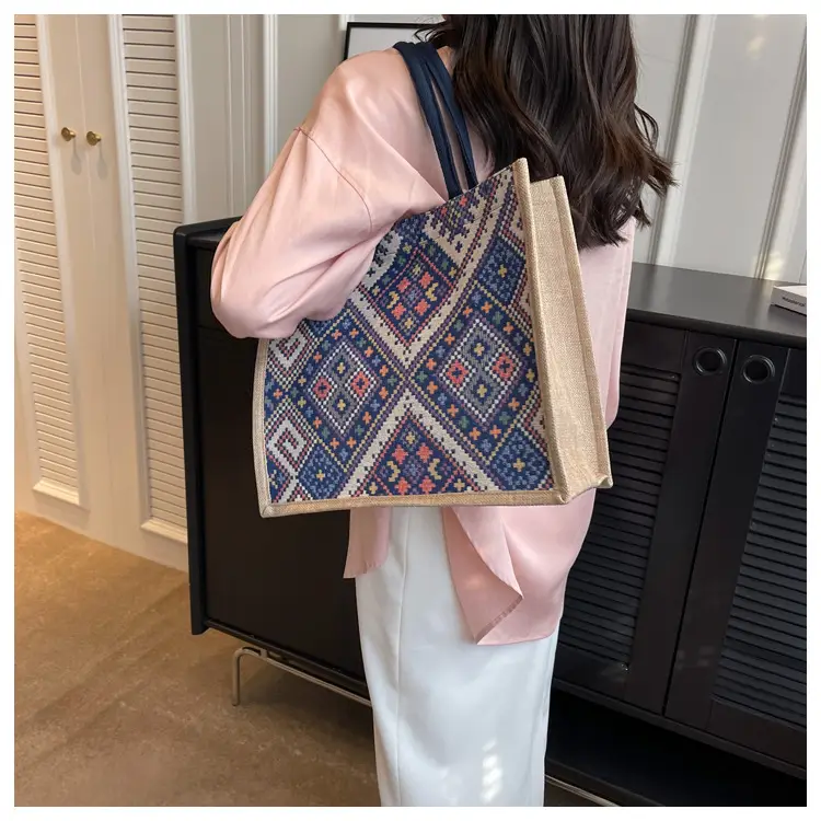 Ethnic Pattern Large Capacity Women's Tote Bag — feature 16