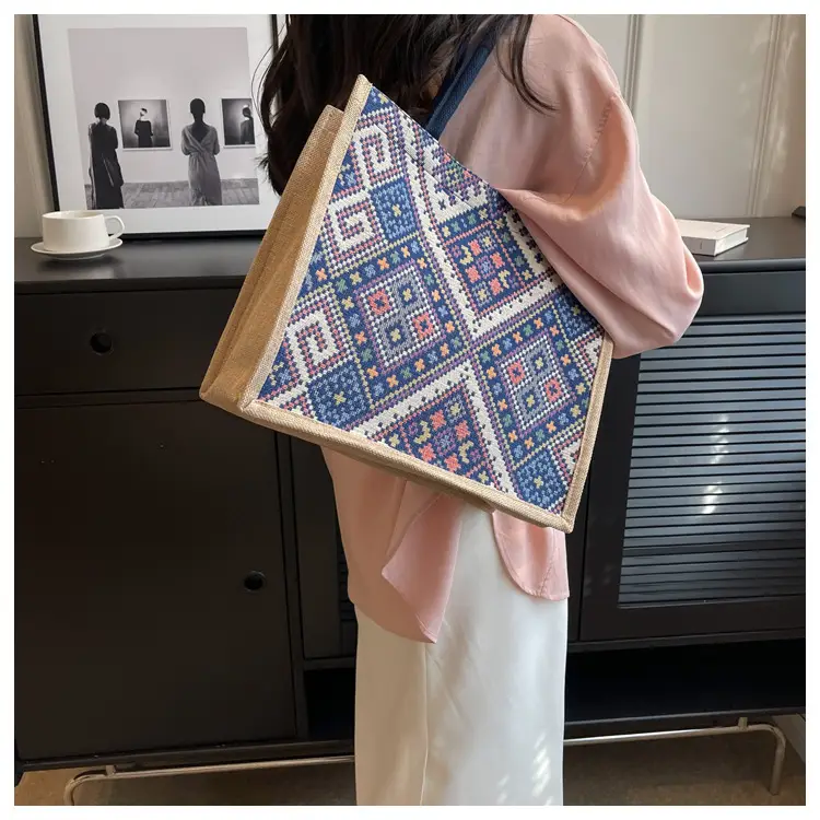 Ethnic Pattern Large Capacity Women's Tote Bag — feature 17