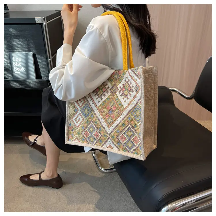Ethnic Pattern Large Capacity Women's Tote Bag — feature 20