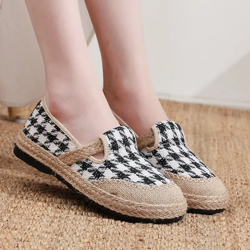 Spring New Old Beijing Cloth Shoes Women's Single Shoes Ethnic Style Fisherman Shoes Slip-on Soft Sole Mother Shoes Flat Comfortable