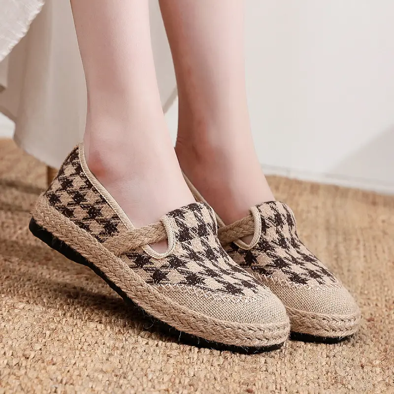 Spring New Old Beijing Cloth Shoes Women's Single Shoes Ethnic Style Fisherman Shoes Slip-on Soft Sole Mother Shoes Flat Comfortable