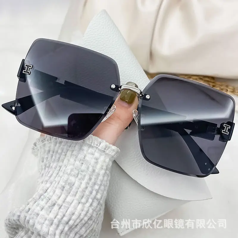 Women's Cut Edge Sunglasses Gradient Color High End Fashion