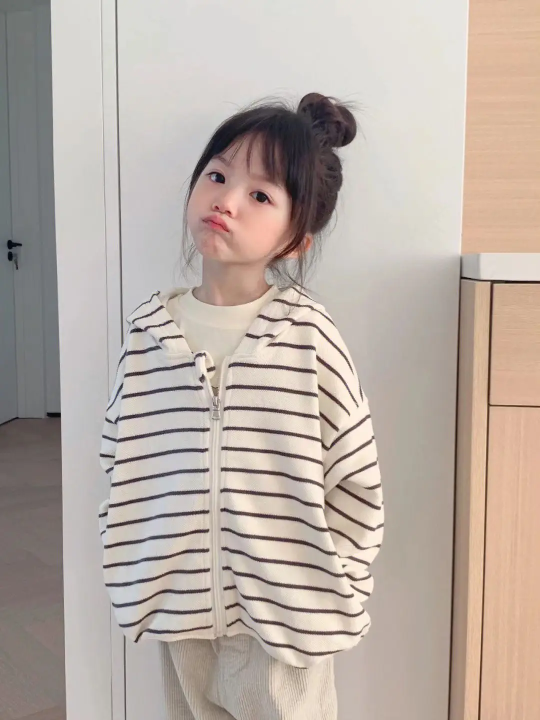 Girls Striped Coat 2023 Casual Hooded Sweater — feature 5