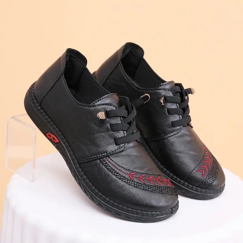 Old Beijing Cloth Shoes Spring New Women's Single Shoes Slip-on Non-slip Soft Casual Sole Middle-aged and Elderly Mother Shoes - Image 2