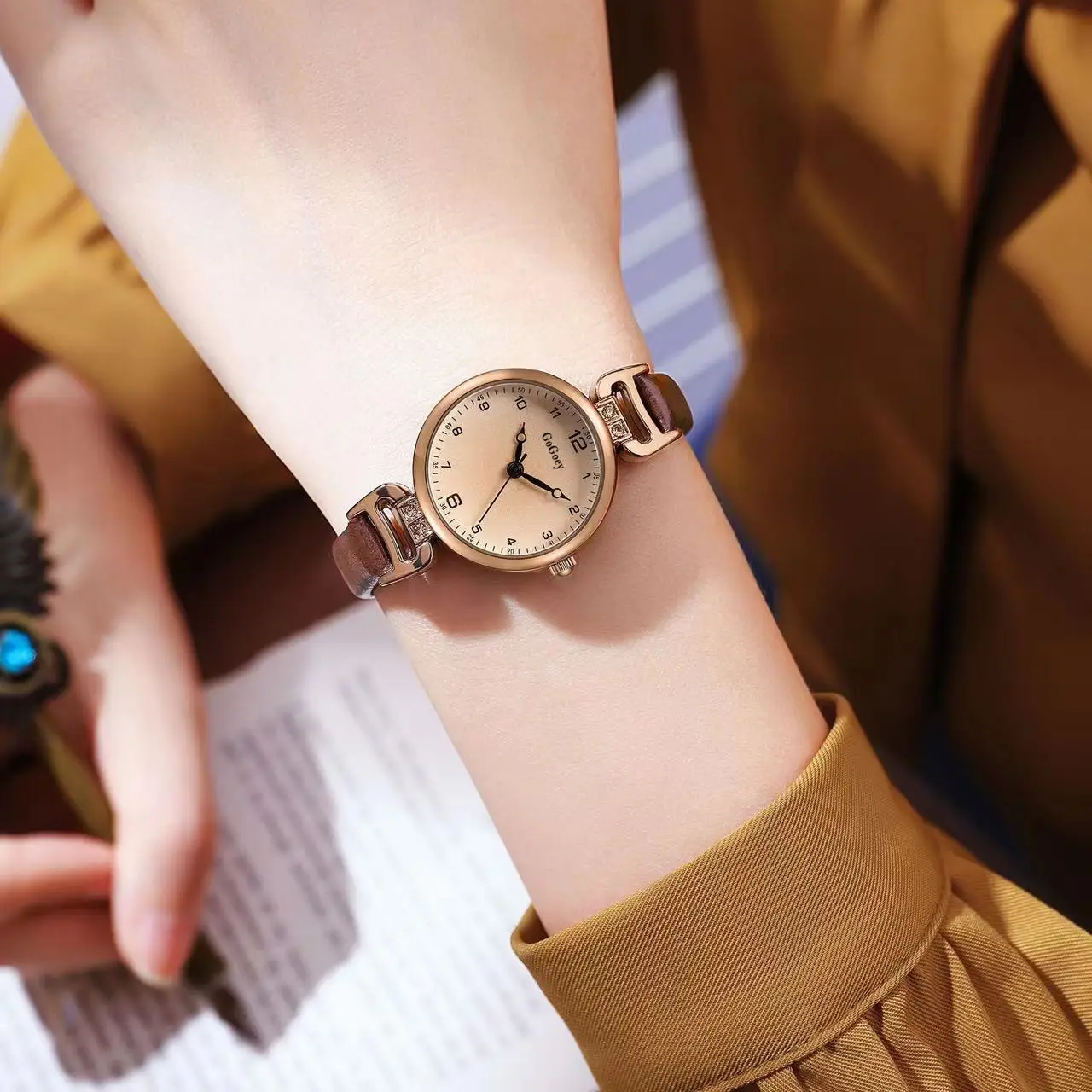Women's Round Quartz Watch Brown Leather Strap - Image 8