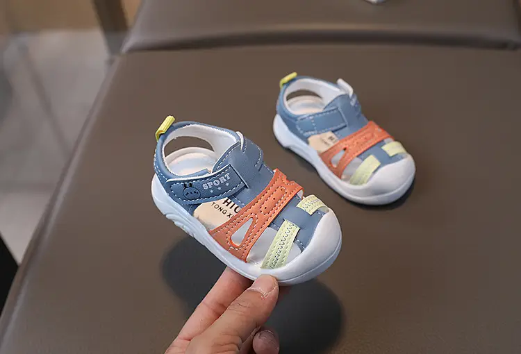 Soft-Soled Closed-Toe Sandals for Boys Girls — feature 4