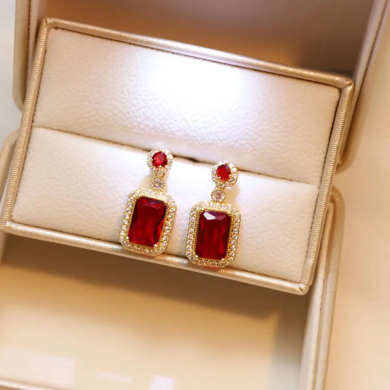 Red Gemstone Necklace for Women Spring Summer Elegant Design - Image 6