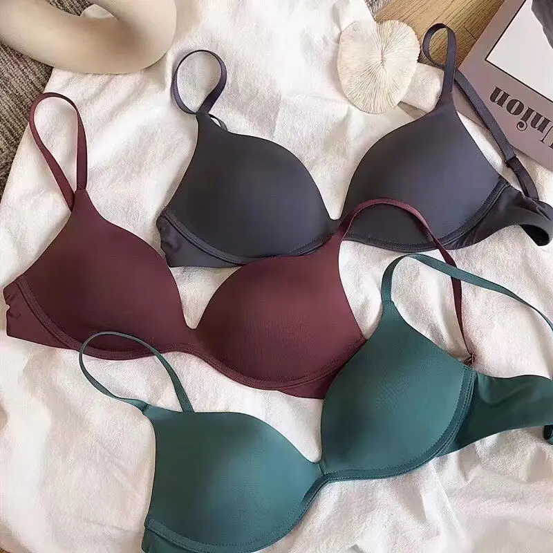 Japanese seamless wireless Four Seasons universal one-piece glossy light transparent comfortable push up commuter girl's small chest underwear