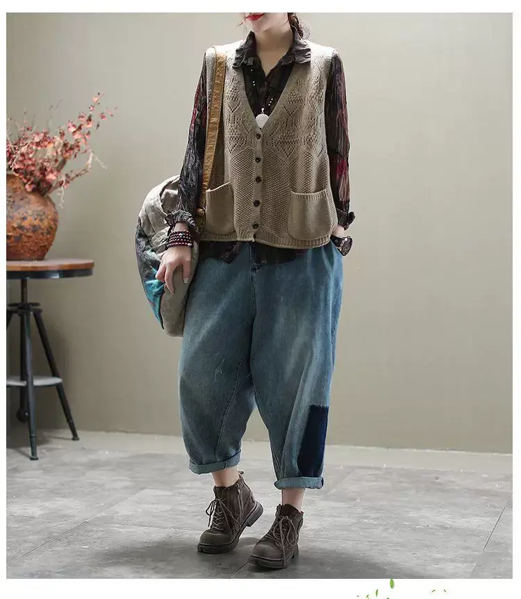 Women's Black Knitted Sleeveless Vest Coat — feature 11