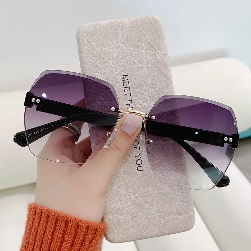 Anti-UV Mirror Frame Sunglasses Black Purple