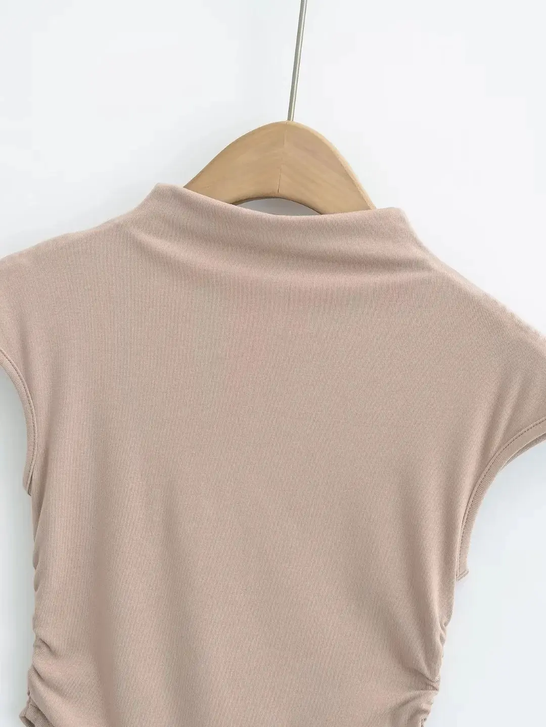 2023 Summer Women's Pink Pleated T-Shirt — feature 15