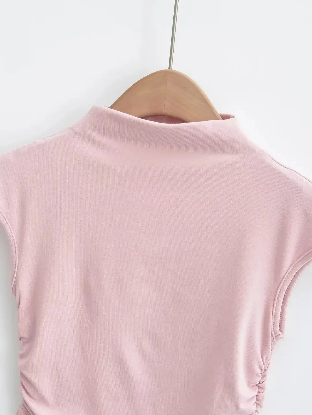 2023 Summer Women's Pink Pleated T-Shirt — feature 19