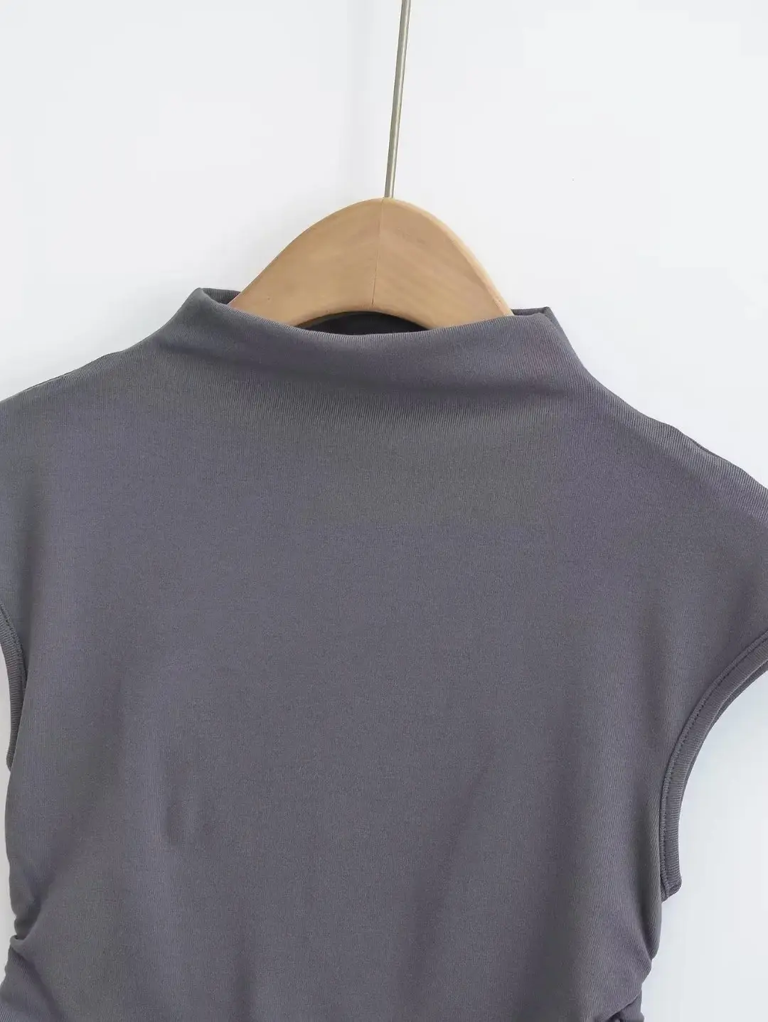2023 Summer Women's Pink Pleated T-Shirt — feature 23