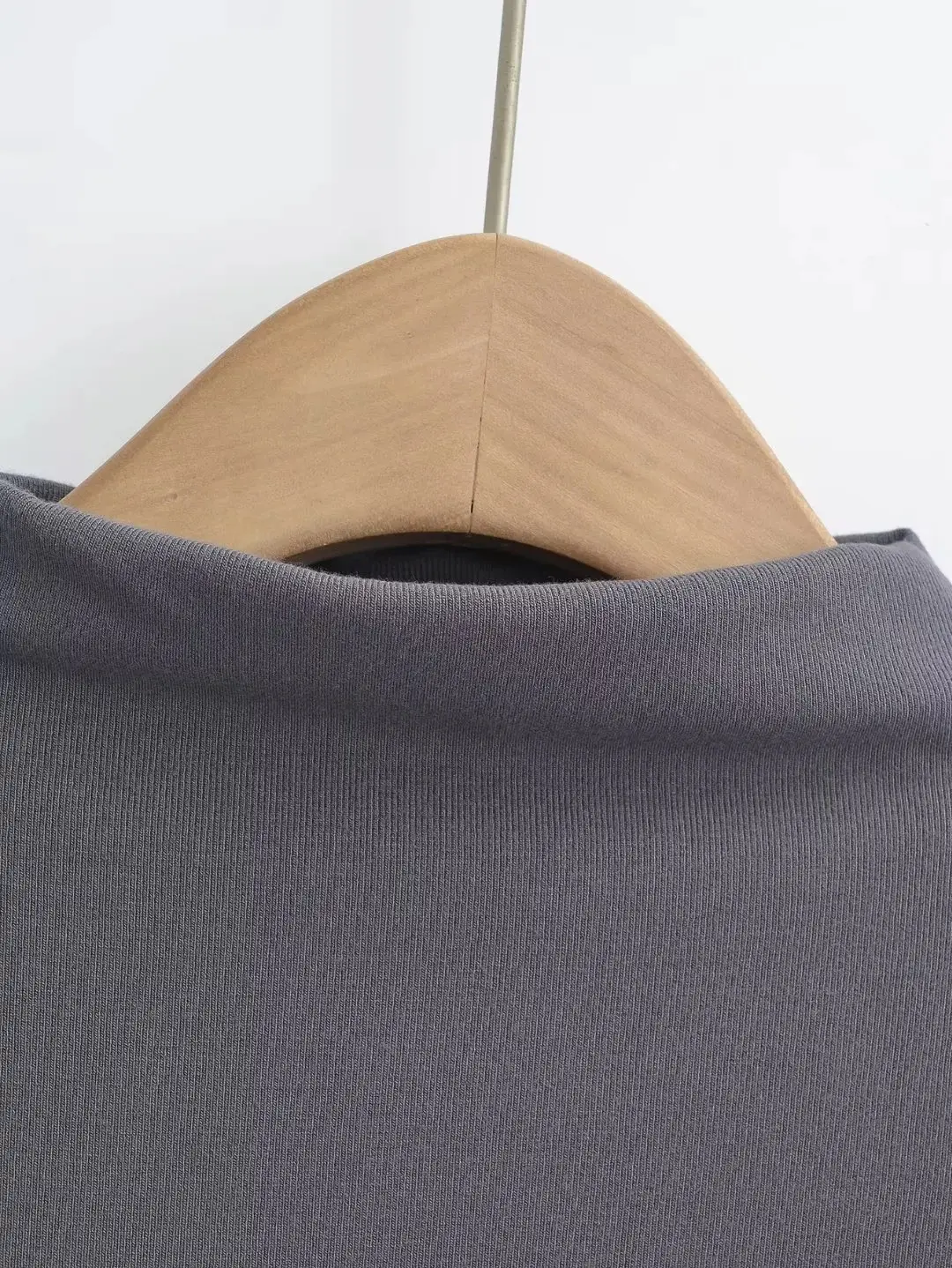2023 Summer Women's Pink Pleated T-Shirt — feature 24