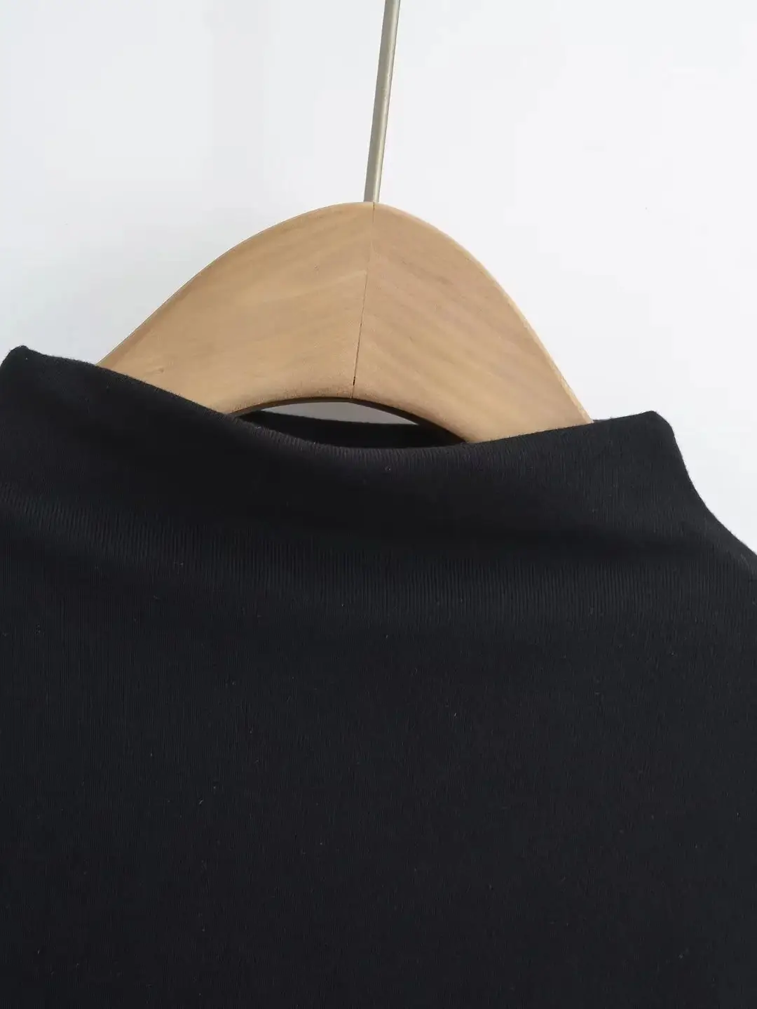 2023 Summer Women's Pink Pleated T-Shirt — feature 28