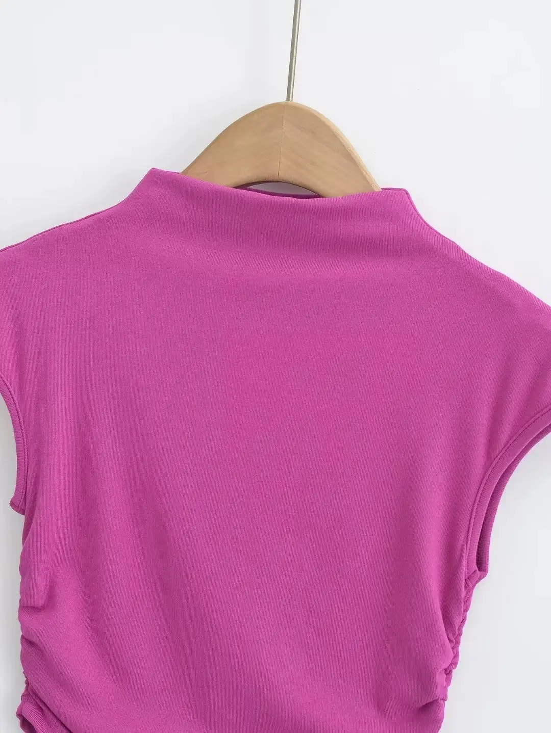 2023 Summer Women's Pink Pleated T-Shirt — feature 7