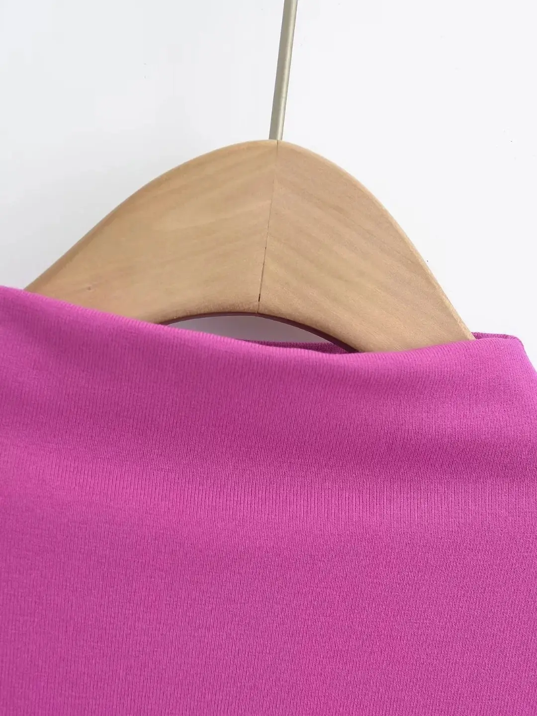 2023 Summer Women's Pink Pleated T-Shirt — feature 9