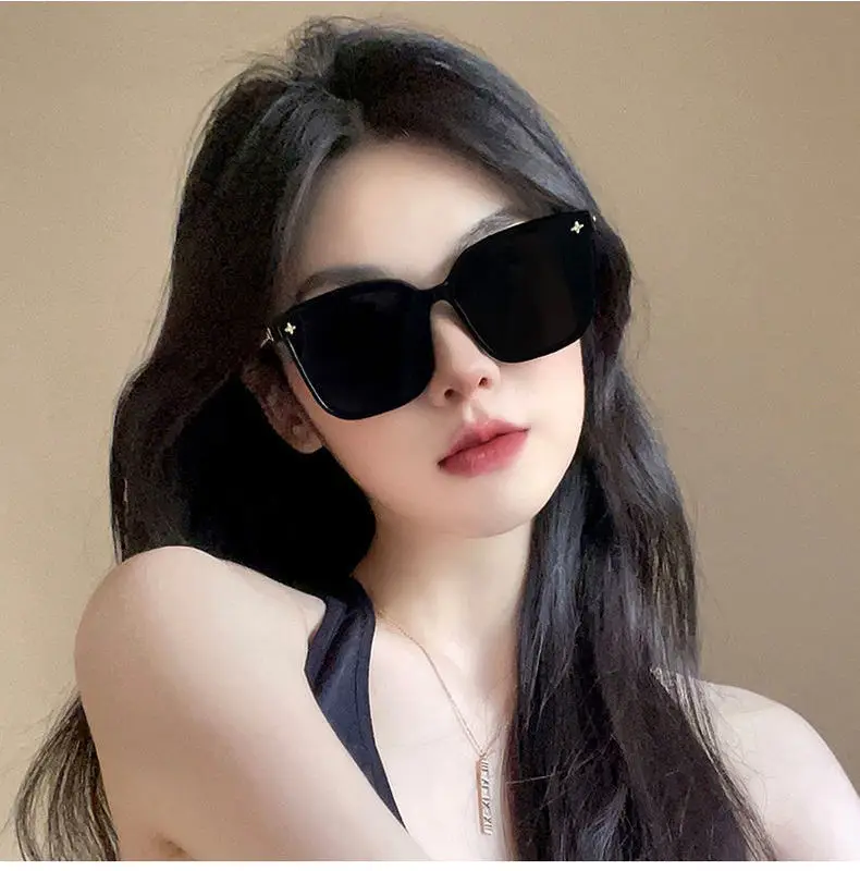 Women's Anti-UV Metal Sunglasses Cream White — feature 9