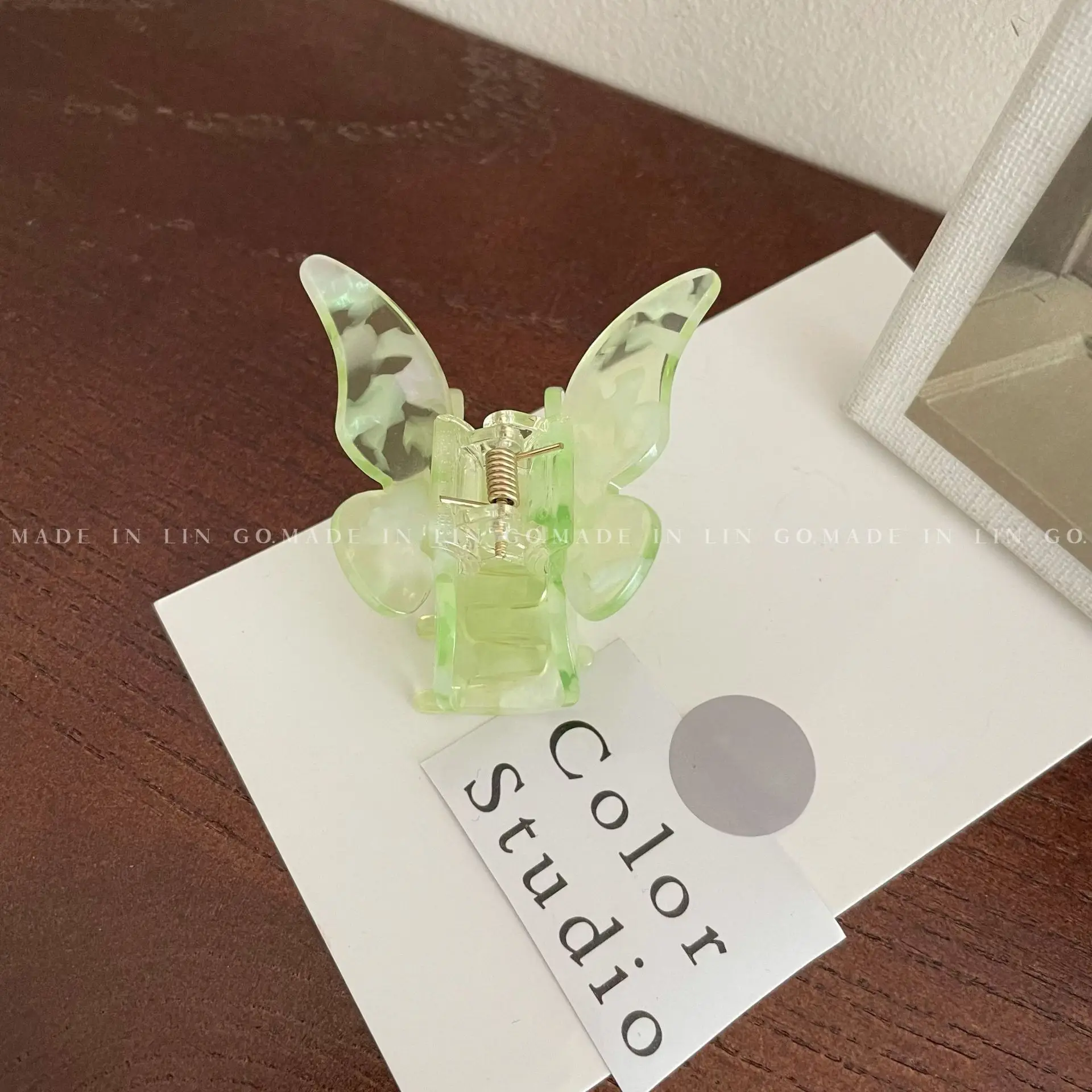 Retro Butterfly Hair Clip for Women High End Acrylic - Image 7