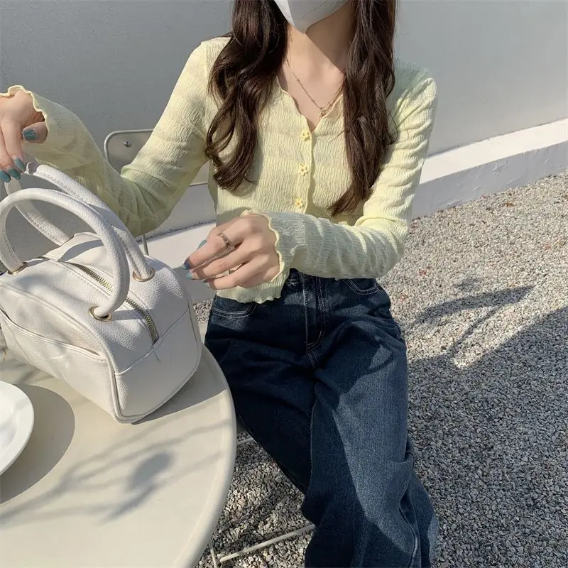 Hot Girl Summer Sunscreen Blouse Knitted V-Neck Long Sleeve — feature 10