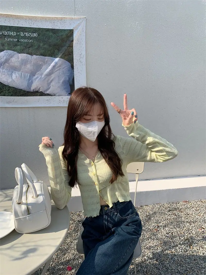 Hot Girl Summer Sunscreen Blouse Knitted V-Neck Long Sleeve — feature 11