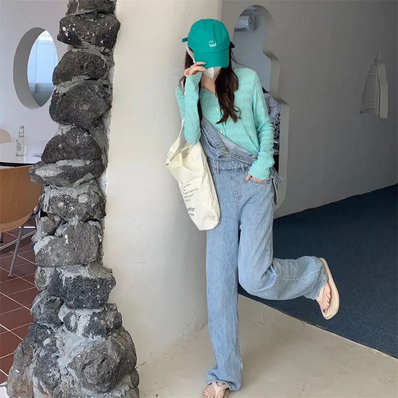Hot Girl Summer Sunscreen Blouse Knitted V-Neck Long Sleeve — feature 26