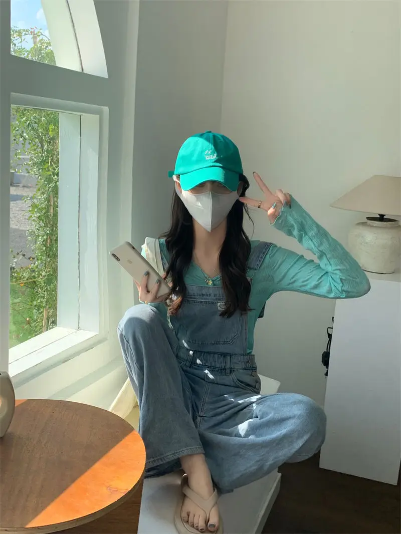 Hot Girl Summer Sunscreen Blouse Knitted V-Neck Long Sleeve — feature 27