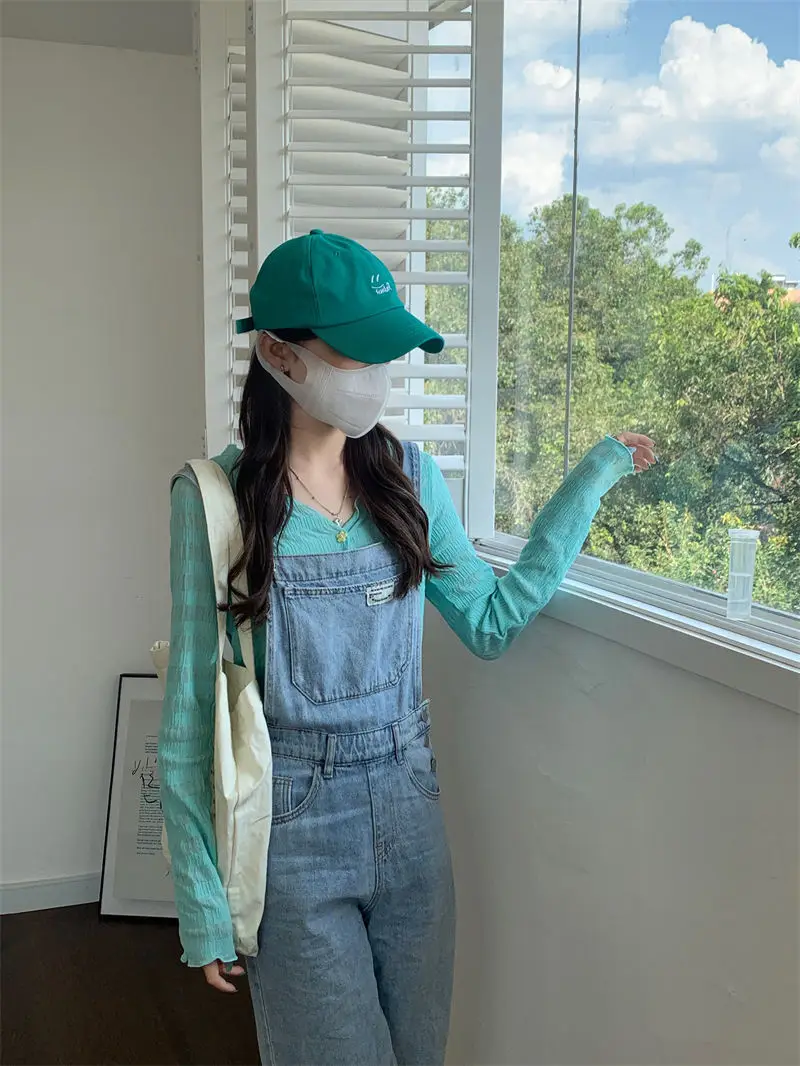 Hot Girl Summer Sunscreen Blouse Knitted V-Neck Long Sleeve — feature 29