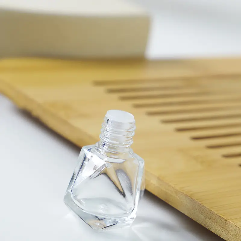 Car perfume bottle pendant car perfume bottle empty bottle aromatherapy essential oil Diamond Glass Bottle car pendant - Image 3