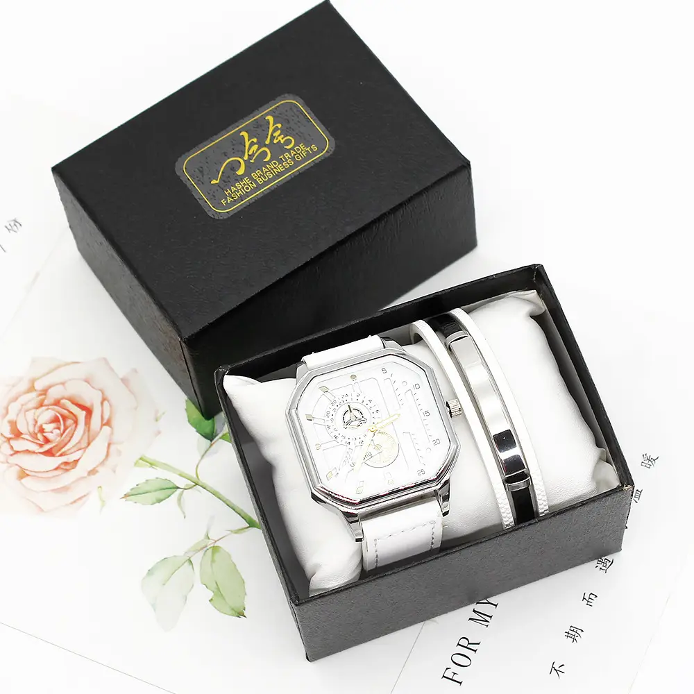 Women's Pink Quartz Watch with Leather Band - Image 4