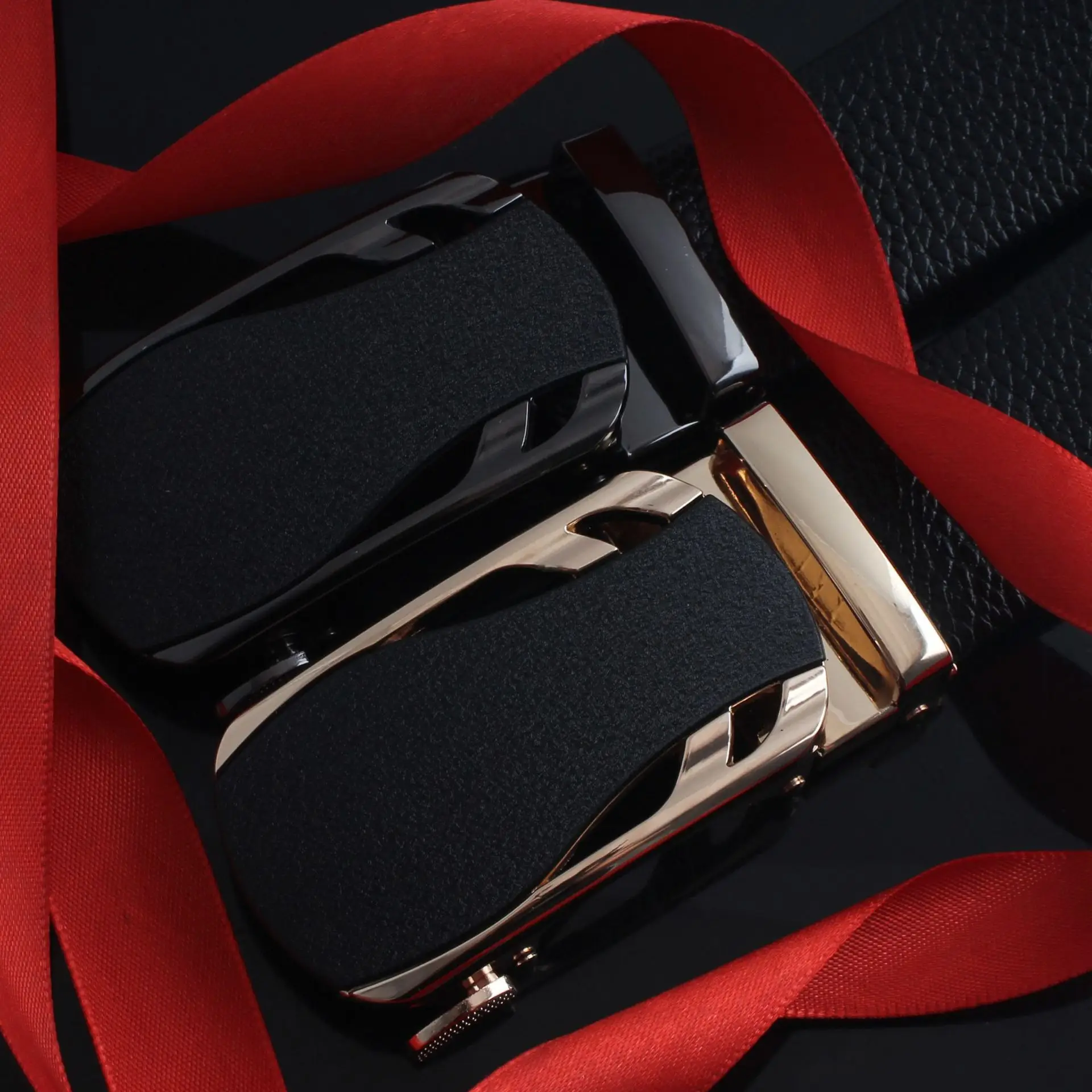 Men's Black Leather Belt with Gold Buckle - Image 5