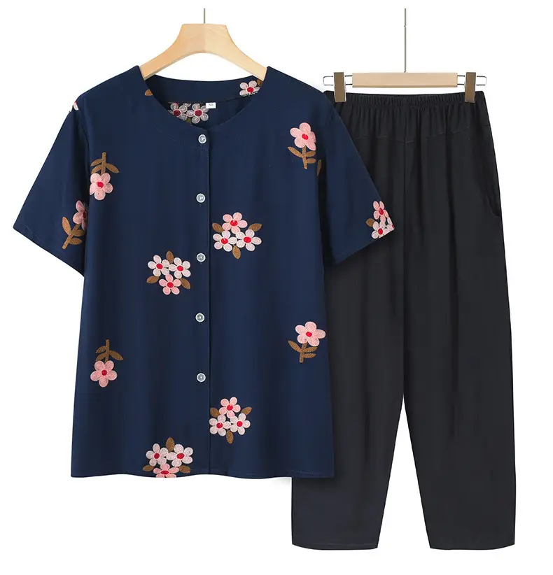 Mom's Floral Embroidered Short Sleeve Top — feature 12