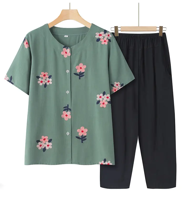 Mom's Floral Embroidered Short Sleeve Top — feature 15