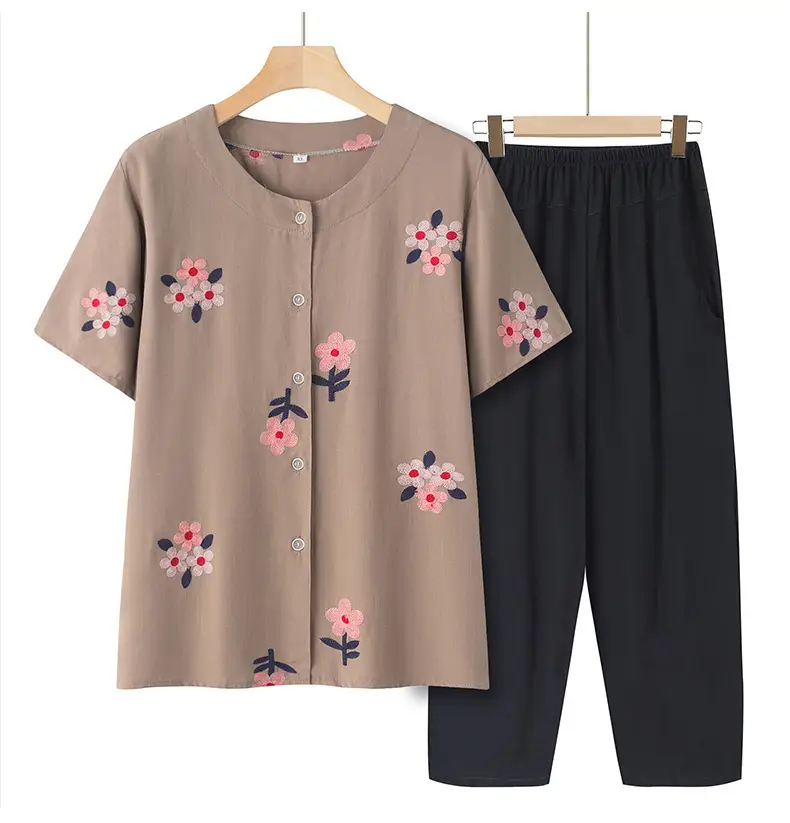 Mom's Floral Embroidered Short Sleeve Top — feature 16