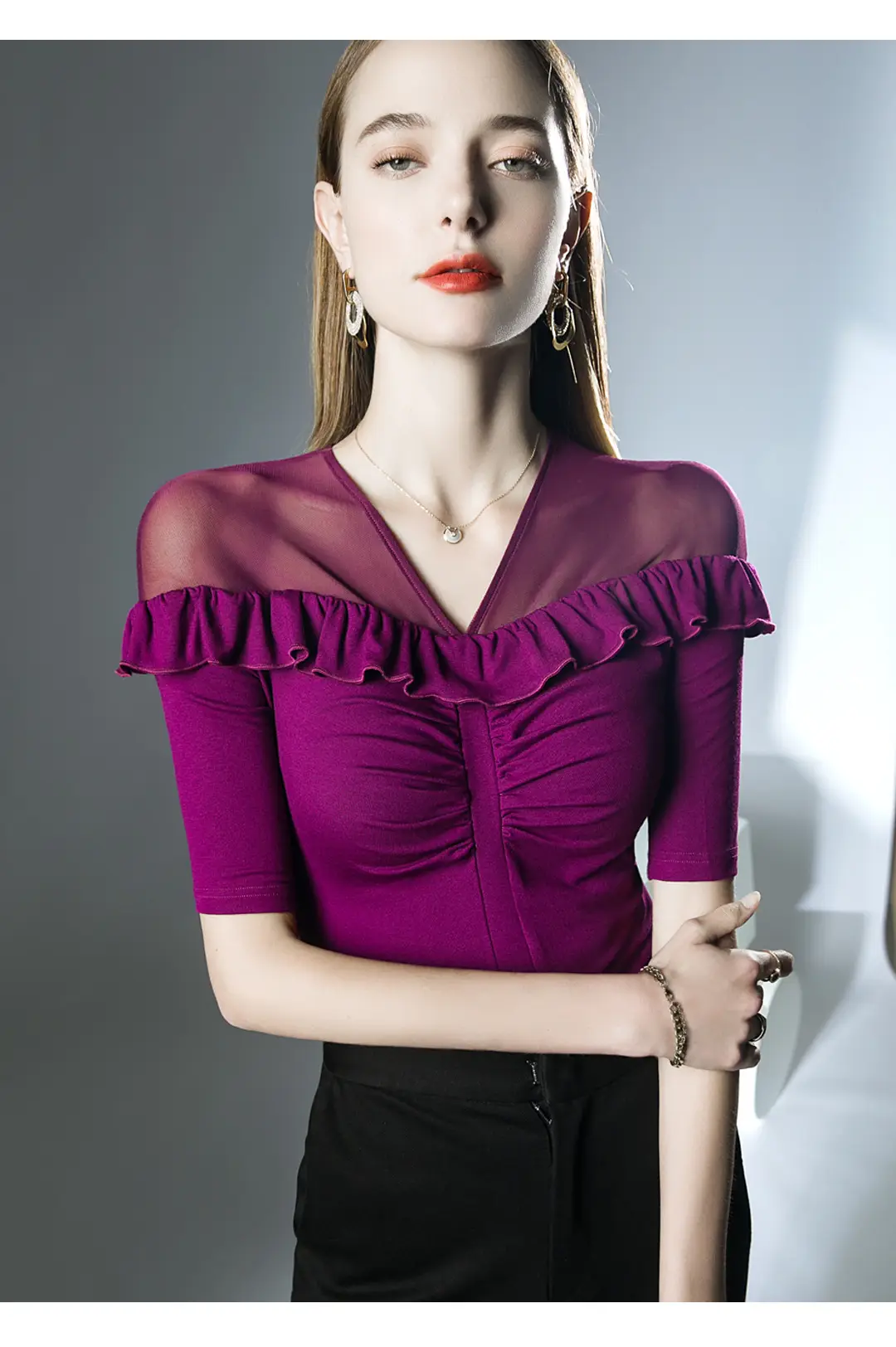 Western-style ruffled top micro-transparent mesh half sleeve black — feature 11